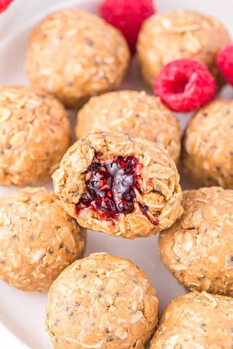 Peanut Butter And Jelly Appetizer, Snacks For Toddlers, Kids Desserts, Toxic Parent, Oatmeal Bites, Jelly Sandwich, Energy Bites Recipes, No Bake Energy Bites, Peanut Butter Oats