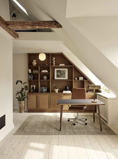 Copenhagen Townhouse - Pernille Lind - DODDS & SHUTE Pernille Lind, Scandinavian Office, Attic Office, Design Apartment, Attic Rooms, Small Flat, Design Living Room, Scandinavian Home, Nordic Design