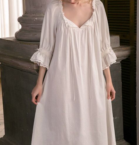 English Winter, Nightgown Vintage, Victorian Nightgown, Cotton Nighties, White Nightgown, White Victorian, Hospital Gown, Cotton Nightgown, Edwardian Dress