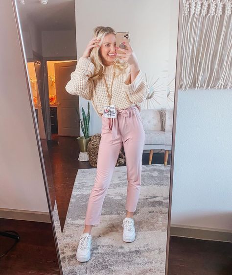 MADISON TAYLOR JANTZEN on Instagram: “Teacher Outfit CHECK ✨🤍 Trying to pick out my outfits for the week! We had today off for MLK! Can’t wait to do my MLK lessons this week!…” Teacher Basic Outfits, Teacher Outfits Sweater, Business Casual Teaching Outfits, Daycare Director Outfits, First Grade Teacher Outfits, Lazy Teacher Outfits, Sped Teacher Outfits, Winter Teacher Outfits Elementary, Middle School Teacher Outfits