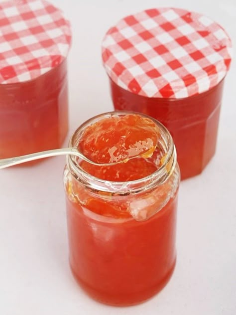 Grapefruit Jam Grapefruit Jam Recipes, Citrus Jam Recipe, Recipes Using Grapefruit, Preserved Grapefruit, Grapefruit Jelly Recipe, Canning Grapefruit, Grapefruit Jam, Curd Recipes, Grapefruit Marmalade