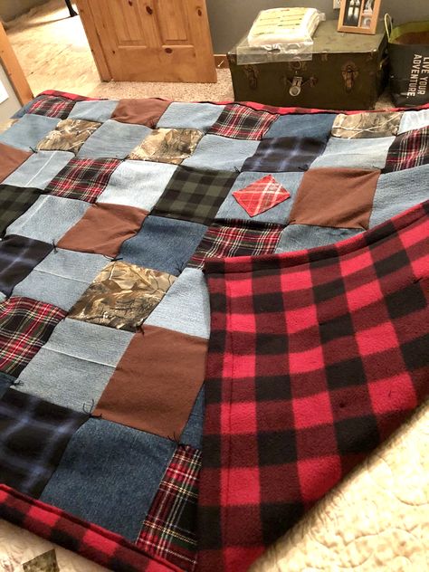 Blanket From Old Clothes, Patched Blanket, Patch Work Blanket, Patch Blanket, Upcycle Dress, Redo My Room, Homemade Blankets, Just Cause 3, Sweater Blanket