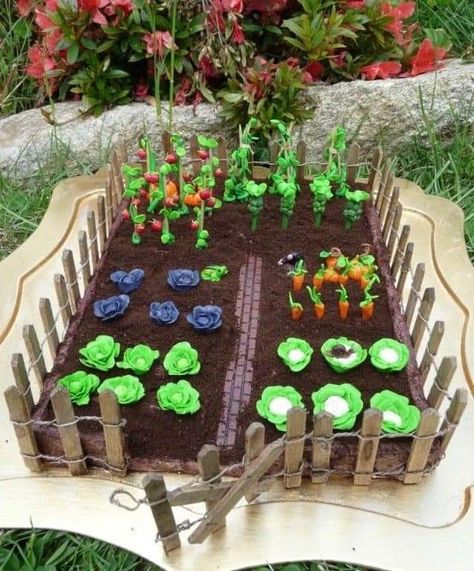 Farm Vbs, Medicinal Garden, Garden Cakes, Aesthetic Garden, Free To Use Images, Garden Kit, Home Decor Idea, Fairy Crafts, Garden Aesthetic