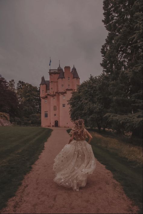 Princesscore Aesthetic, Era Victoria, Royalty Core, Royal Core, Fairytale Aesthetic, Castle Aesthetic, Queen Aesthetic, Royalty Aesthetic, Royal Aesthetic