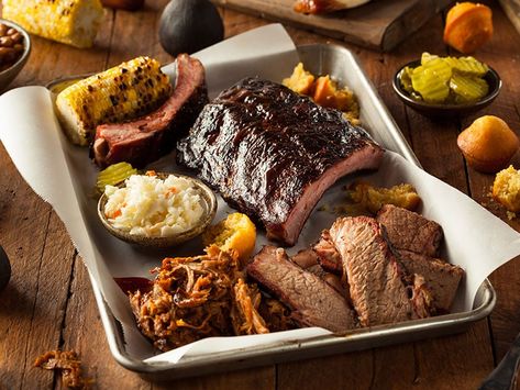 Smoked Brisket Recipes, Pellet Grill Brisket, Ribs Barbecue, Grilled Brisket, Bbq Platter, Brisket Recipes Smoked, Smoked Pork Ribs, Bbq Dishes, Pellet Grill Recipes