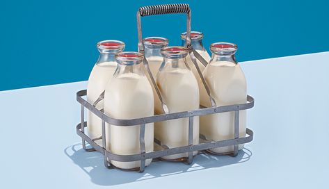 Uses For Milk, Milk Advertising, Milk Delivery, Vintage Milk Bottles, Farm Fresh Recipes, Pamper Party, Organic Milk, Milk Bottles, Milk Cans