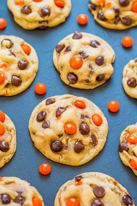 Halloween M&M Chocolate Chip Cookies Easy Halloween Cookies Recipes, Easy Halloween Cookies, Candy Corn Cookies, Halloween Cookie Recipes, Brown Butter Cookies, M&m's Chocolate, Halloween Cookies Decorated, Mixer Recipes, Averie Cooks