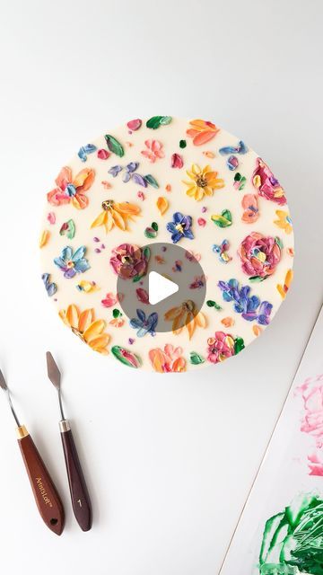 Eat Cake Be Merry - Liz Shim on Instagram: "A colorful palette knife floral cake perfect for spring! 🌼🌸 .. #spring #paletteknife #paletteknifecake #paletteknifeart #buttercream #cakedecorating" Pallet Knife Daisy Cake, Palette Knife Art, Colorful Palette, Be Merry, Floral Cake, Palette Knife, Flower Cake, Eat Cake, Butter Cream