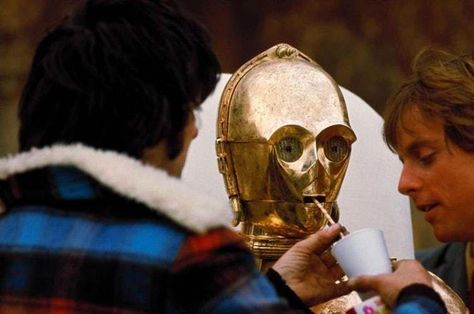 Star Wars Droids, Star Wars Trilogy, I Love Cinema, Star Wars Film, Original Trilogy, Mark Hamill, Star Wars Pictures, Star Wars Movie, Star Wars Humor