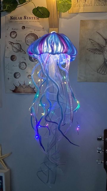 Jellyfish Bottle Craft, Umbrella Jellyfish, Lantern Crafts, Diy Jellyfish, Bridgerton Aesthetic, Theatre Inspiration, Jellyfish Art, Kawaii Diy, Light Night