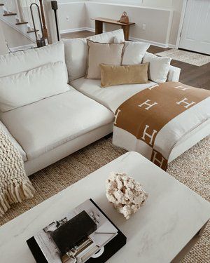 Ottawa Apartment, Alyssa Lenore, Hermes Blanket, Haifa, Living Room Decor Modern, Apartment Inspiration, Living Room Decor Apartment, Living Room Inspo, My Parents