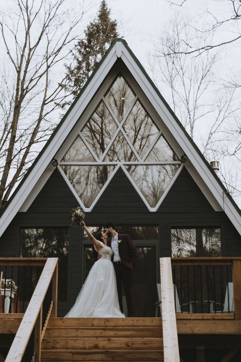 Gatlinburg Elopement, Peach Photography, Cabin Elopement, Cabin Wedding, Ontario Wedding, Georgian Bay, November Wedding, Winter Cabin, Small Cabin