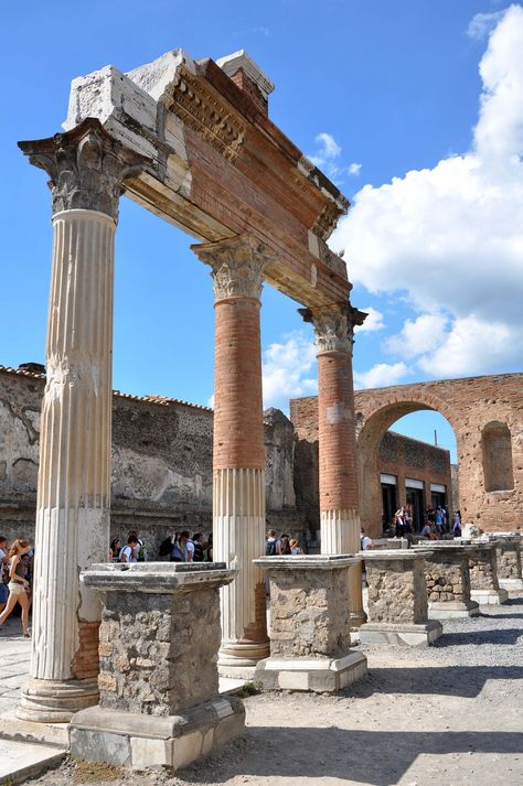 Pompeii (Naples), Campania, Italy Pompeii Ruins, Pompeii Italy, Campania Italy, Pompeii And Herculaneum, Voyage Europe, Southern Italy, Ancient Architecture, Ancient Ruins, History Lessons