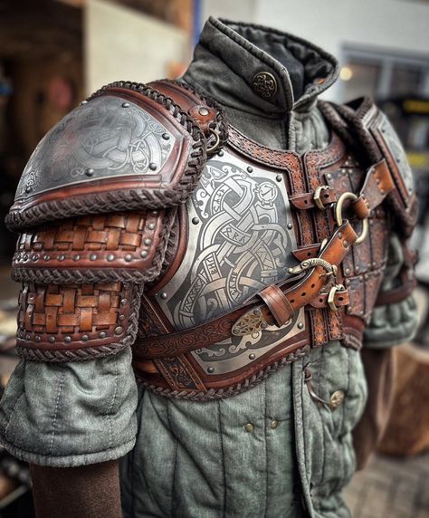 Wedding Armor Men, Pirate Armor, Ren Faire Outfits, Armor Drawing, Viking Armor, Costume Armour, Armor Clothing, Cosplay Armor, Larp Costume