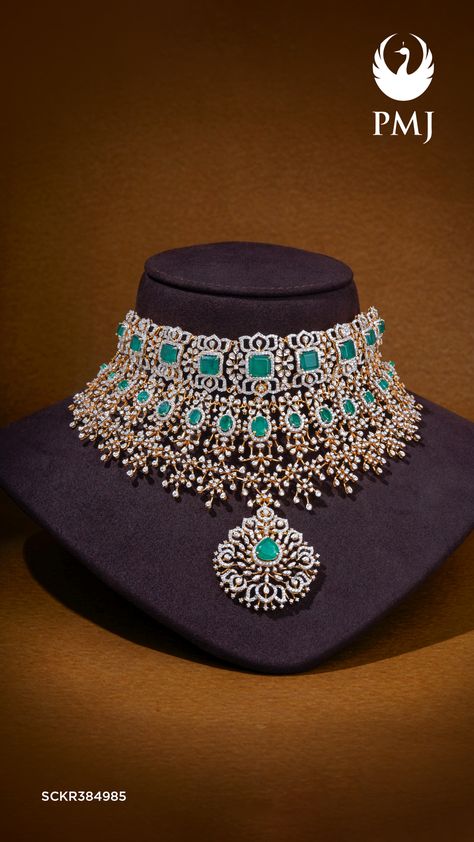 Gorgeous heavy neckwear for your most speciaal occasions Inspo! By yours, PMJ #PMJewellerS #Diamond #Jewellery #gold #neckpiece #fastfashion #finejewellery #details #pmjjewellery #weddingsinspo #weddingjewellery Pmj Jewellery, Timeless Jewellery, Bridal Jewelry Collection, Jewellery Gold, Neck Piece, Timeless Jewelry, Gold Jewellery Design, Diamond Jewellery, Jewellery Design