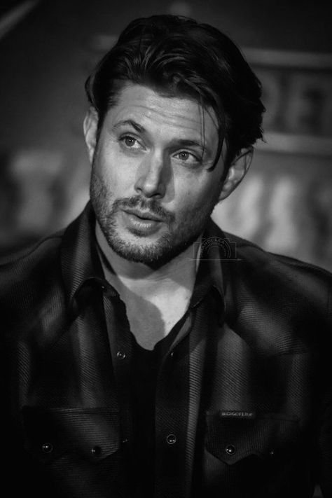 Dean Winchester Hot, Jesen Ackles, Soldier Boy, Jensen Ackles Supernatural, Supernatural Jensen, Supernatural Dean Winchester, Supernatural Tv Show, Hey Handsome, Winchester Boys