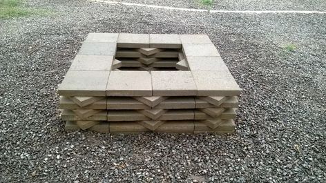 Square Pavers, Paver Fire Pit, Pavers Diy, Fire Pit Decor, Outside Fireplace, Easy Fire Pit, Fire Pit Materials, Brick Fire Pit, Fire Pit Ideas