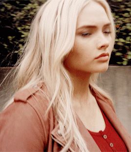 70s Style Hair, Natalie Alyn, Natalie Alyn Lind, Teen Witch, The Gifted, Sergio Perez, Blonde Women, Wedding Goals, Actor Model