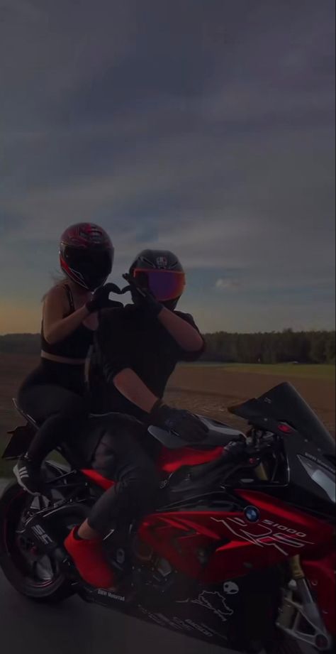 Couple Riding Bike Aesthetic, Moter Cycle Aesthetic Couple, Motorcycle Backpack Couple, Motorcycle Aesthetic Couple, Motorcycle Boyfriend Aesthetic, Motorcycle Couple Aesthetic, Biker Couple Aesthetic, Bike Couple Aesthetic, Riding Bike Aesthetic