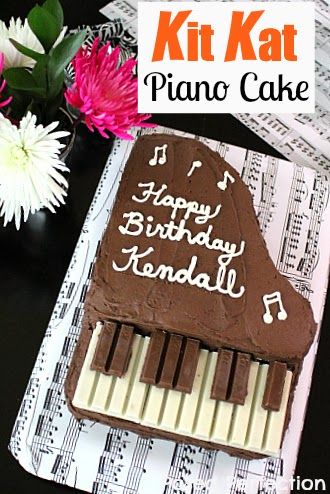 Kit Kat Candy, Piano Cake, Piano Cakes, Music Birthday Party, Music Theme Birthday, Music Cakes, Music Themed Parties, Music Birthday, Theme Birthday Party