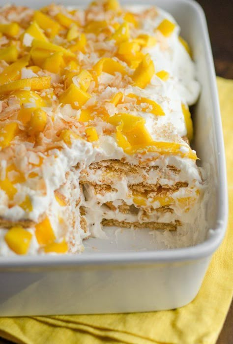 Coconut Icebox Cake, Icebox Cake Recipes, Mango Dessert, Brownie Desserts, Dessert Aux Fruits, Mango Recipes, Dessert Cake Recipes, Dessert Pizza, Oreo Dessert