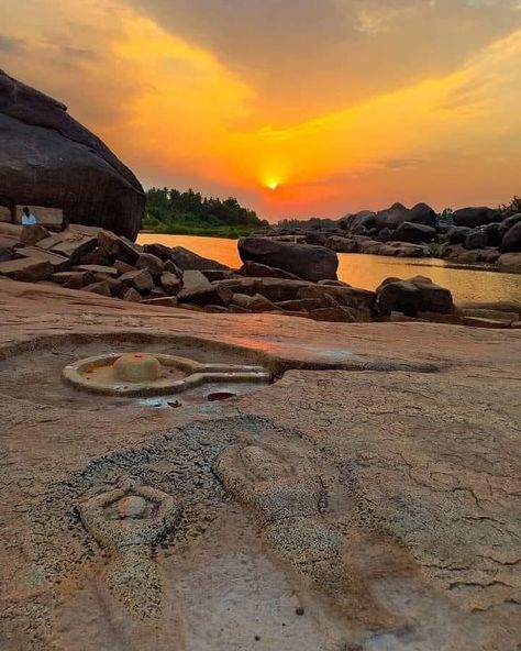 Hara Hara Mahadev, Hampi Karnataka, Sanatana Dharma, Shiva Linga, Hampi, Sun Rise, Aesthetic Nature, Sun Set, Nature Gif