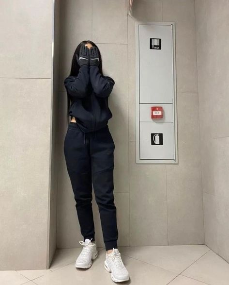 Drippy Fits, Tech Girl, Baby Nike, Cute Nike Outfits, Nike Tn, Swag Girl Style, Effortlessly Chic Outfits, Nikes Girl, Nike Tech Fleece