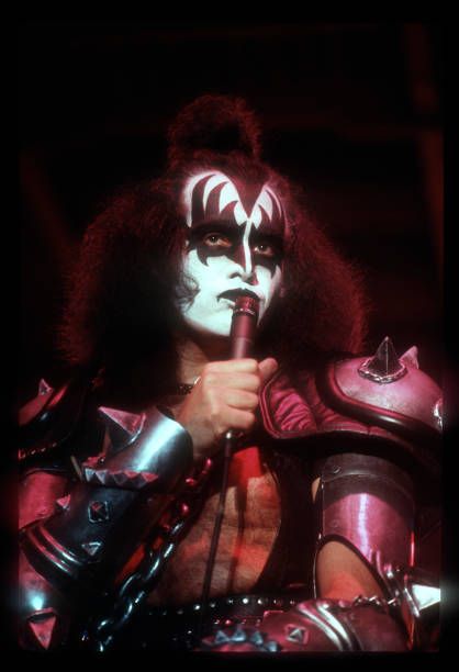 Gene Kiss, Gene Simmons Family Jewels, Banda Kiss, Gene Simmons Kiss, Vinnie Vincent, Eric Carr, Kiss Images, Kiss Members, Peter Criss