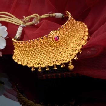 Gold Chocker Necklace, 22 Karat Gold Jewelry, Indian Gold Necklace Designs, Indian Gold Necklace, Gold Chokers, Gold Jhumka, Gold Jhumka Earrings, Choker Necklace Designs, Antique Gold Jewelry Indian