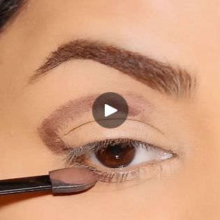 How To Apply Eye Shadow, How To Put Eyeshadow On, Eyeshadow Hacks Makeup Tricks, How To Put On Eyeshadow, Eye Shadow Tutorial Step By Step, Eye Shadow Techniques, Eye Shadowing Tutorial, Easy Eyeshadow For Beginners, Eye Makeup Videos