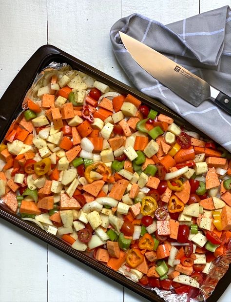 Roasted Veg Soup, Roasted Root Vegetable Soup, Healthy Roasted Vegetables, Fast Food List, Wicca Holidays, Vegetable Soup Ingredients, Moroccan Stew, Root Vegetable Soup, Roasted Vegetable Soup