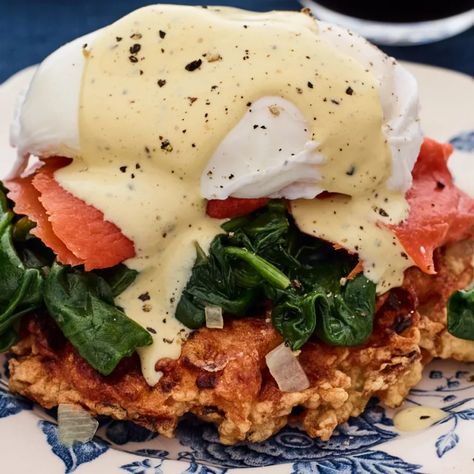 Hanukkah Brunch, Chanukah Recipes, Salmon Benedict, Brunch Party Menu, Latke Recipe, Jewish Dishes, Vegetarian Empanadas, Fruit And Yogurt Parfait, How To Make A Poached Egg