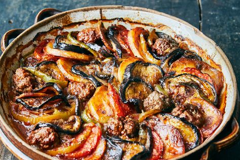 Roasted Eggplant Recipes, Vegetable Tian, Greek Vegetables, Eggplant Casserole, Snacks Under 100 Calories, Healthy Sweet Snacks, Eggplant Dishes, Roast Eggplant, Baked Vegetables