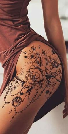 Finger Tattoo Minimalist, Lace Thigh Tattoos, Thigh Piece Tattoos, Cute Foot Tattoos, Tattoo Meaningful, Cowgirl Tattoos, Tattoo Finger, Floral Thigh Tattoos, Hip Thigh Tattoos