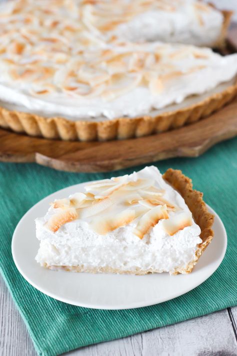 Vegan Coconut Cream Pie, Coconut Cream Recipe, Vegan Coconut Cream, Gluten Free Pies Recipes, Whipped Coconut Cream, Coconut Cream Pie Recipes, Pie Pastry, Coconut Pudding, Coconut Desserts