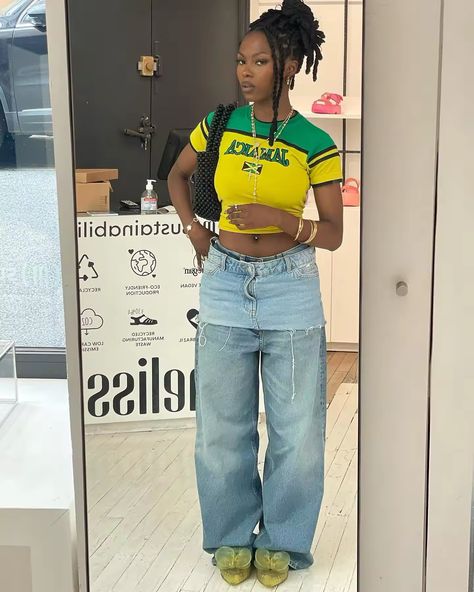 Jamaica Shirt, Tank Top Y2k, Cartoon Outfits, Vintage Star, Summer Vintage, Velvet Fashion, Linen Pants Women, Overalls Women, Denim Shorts Women