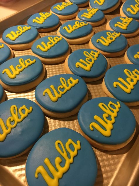 UCLA cookies Ucla Graduation Party Ideas, Ucla Cake, Ucla Party, Graduation Party Printables, College Graduation Party Ideas, Ucla Graduation, Ucla College, Ucla University, Graduation Party Desserts