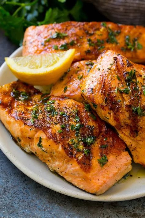 Grilled Salmon Marinade, Moist Salmon, Salmon Marinade Recipes, Quick Salmon, Bbq Salmon, Salmon Marinade, Grilled Salmon Recipes, Lemon Herb, Marinade Recipes