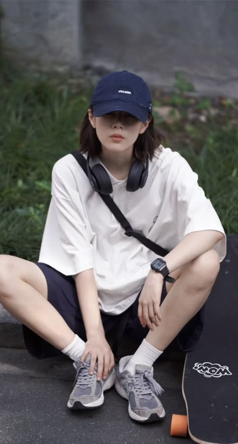 Casual Summer Outfits Tomboy, Summer Outfits Tomboy Casual, Summer Fashion Tomboy, Summer Style Tomboy, Ulzzang Tomboy Girl, Outfit Ideas Girls Teens, Summer Tomboy Style, Boyish Style Outfits, Boyish Girl Outfits