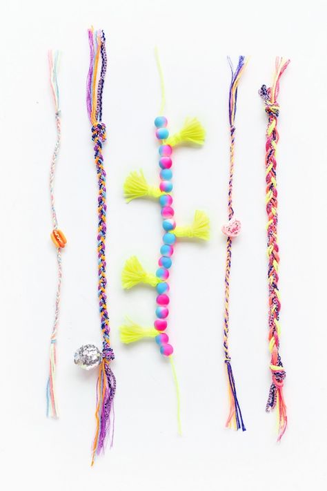 DIY Friendship Bracelets | studiodiy.com Diy Friendship Bracelets, Diamond Friendship Bracelet, Making Friendship Bracelets, Friendship Bracelets Easy, Summer Diy Projects, Bead Studio, Friendship Bracelets With Beads, Studio Diy, Diy Buttons