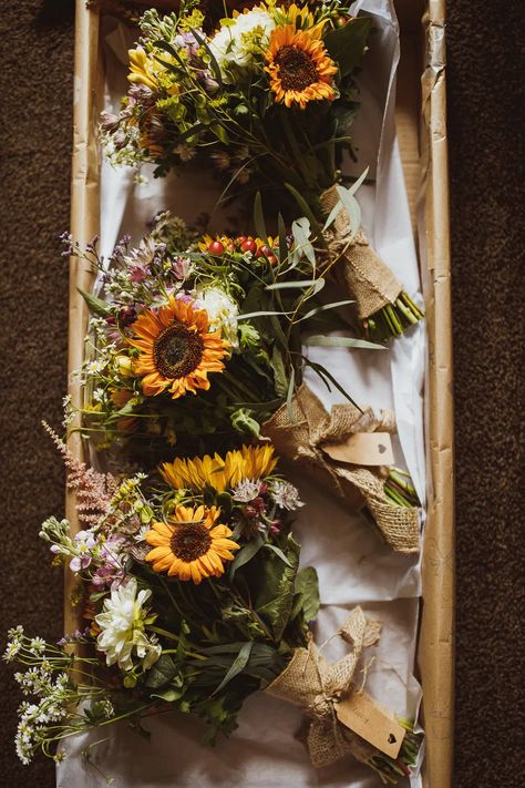 Unicorn Bouquet, Tagetes Patula, Rustic Sunflower Wedding, Wedding Flower Guide, Fresh Wedding Flowers, Sunflower Themed Wedding, Sunflower Wedding Bouquet, Sunflower Bouquets, Whimsical Wonderland