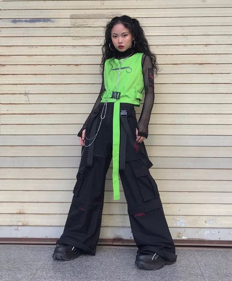 Space Grunge Fashion, Alien Outfit, Sci Fi Outfit, Qi Qi, My Bubble, Space Grunge, Fashion Aesthetics, Dance Fashion, Japanese Street Fashion