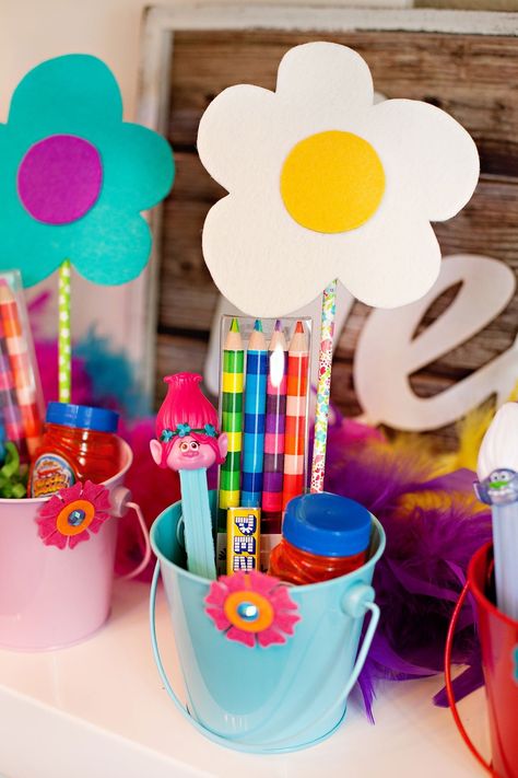 Crafty & Colorful Trolls Birthday Party Ideas // Hostess with the Mostess® Trolls Birthday Party Outfit Ideas, Trolls Party Snacks, Trolls 2 Birthday Party Ideas, Trolls Goodie Bag Ideas, Trolls 5th Birthday Party Ideas, Trolls Birthday Centerpieces, Trolls Diy Party Decorations, Trolls Second Birthday Party, Trolls Band Together Birthday Party Ideas