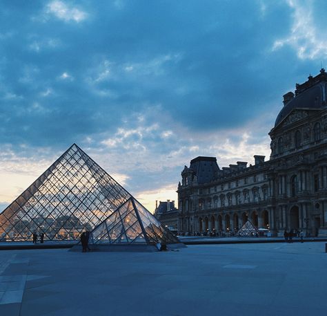 #paris #louvre #aesthetic #blue Blue Paris Aesthetic, Paris Widget, Paris Aesthetic Dark, Blue Vision Board Aesthetic, The Louvre Aesthetic, Louvre Aesthetic, Elegant Witch, France Wallpaper, Aesthetic Vision Board