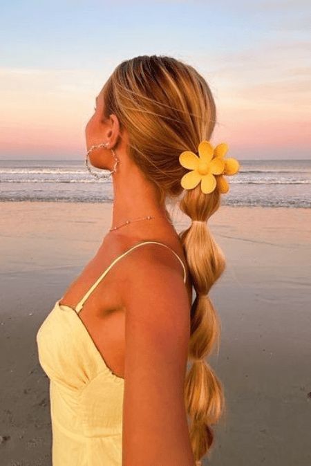 bubble braids, playful hairstyles, elevated looks Summer Profile Pictures, Preppy Hairstyles, Summer Wallpapers, Cute Hairstyles For School, Vacation Hairstyles, Beachy Hair, Summer Pics, Cute Simple Hairstyles, Stunning Hairstyles