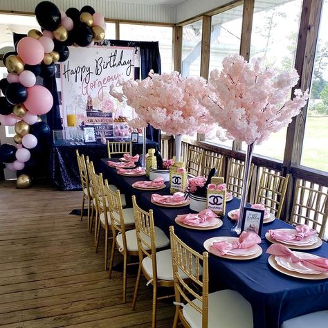 25 Birthday Dinner Ideas, Birthday Party Luxury Decor, Dinner Party Table Settings Birthday, Pink Birthday Party For Women, 19th Birthday Dinner Ideas, 24th Birthday Dinner Ideas, 33rd Birthday Party Ideas, 35th Birthday Brunch Ideas, Fancy Birthday Dinner Ideas