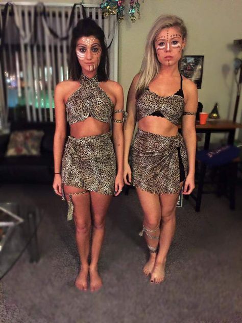 Halloween Constumes, Caveman Costume, Bff Outfit, Diy Group Halloween Costumes, Teenage Halloween Costumes, Diy College, College Halloween Costumes, Bff Halloween Costumes, Halloween Coustumes