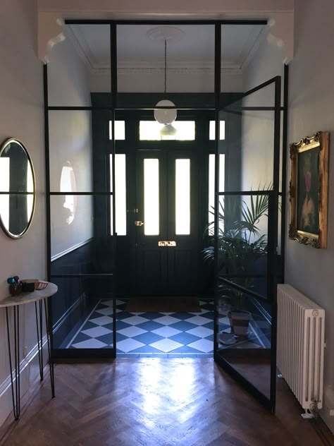 Vestibule Entree, White Tiled Floor, Black And White Hallway, Black And White Flooring, White Hallway, Tiled Hallway, Tiled Floor, Hallway Designs, Hall Decor