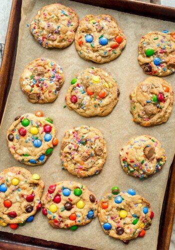 The Best Drop Cookies | Easy & Delicious Homemade Cookie Recipes Cookie Base Recipe, Biscuit Cinnamon Rolls, Crescent Bake, Cookies And Cups, Cookie Base, Basic Cookies, Oatmeal Cookies Chewy, Cookie Dough Recipes, Cookie Cups