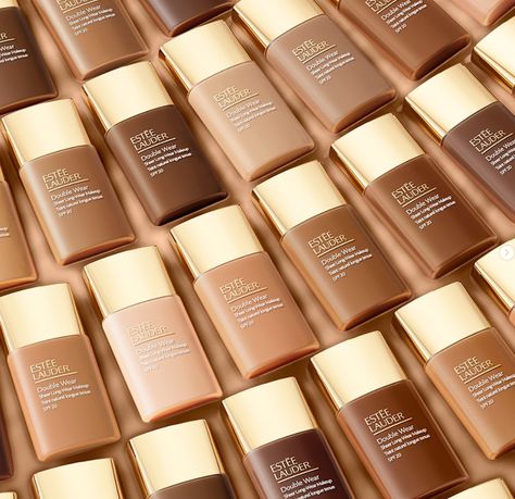 Double Wear Estee Lauder, Estee Lauder Foundation, Estee Lauder Double Wear Foundation, Led Light Mask, Sheer Foundation, Long Wear Makeup, Estée Lauder Double Wear, Daily Makeup Routine, Long Lasting Foundation